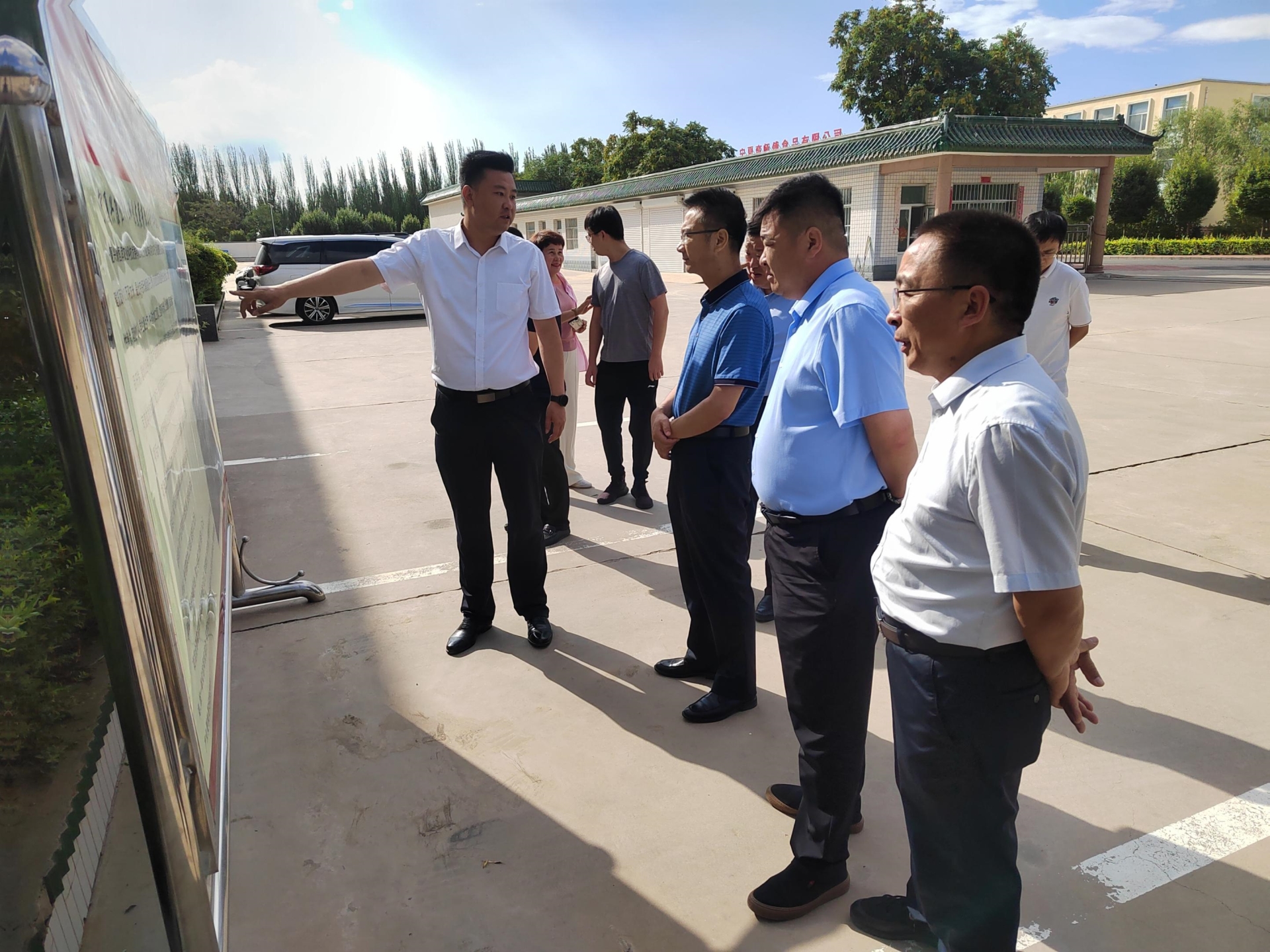 石嘴山市市委常委、政府副市長孫鋒彪蒞臨寧夏興康恒潤農(nóng)業(yè)科技發(fā)展有限公司調(diào)研